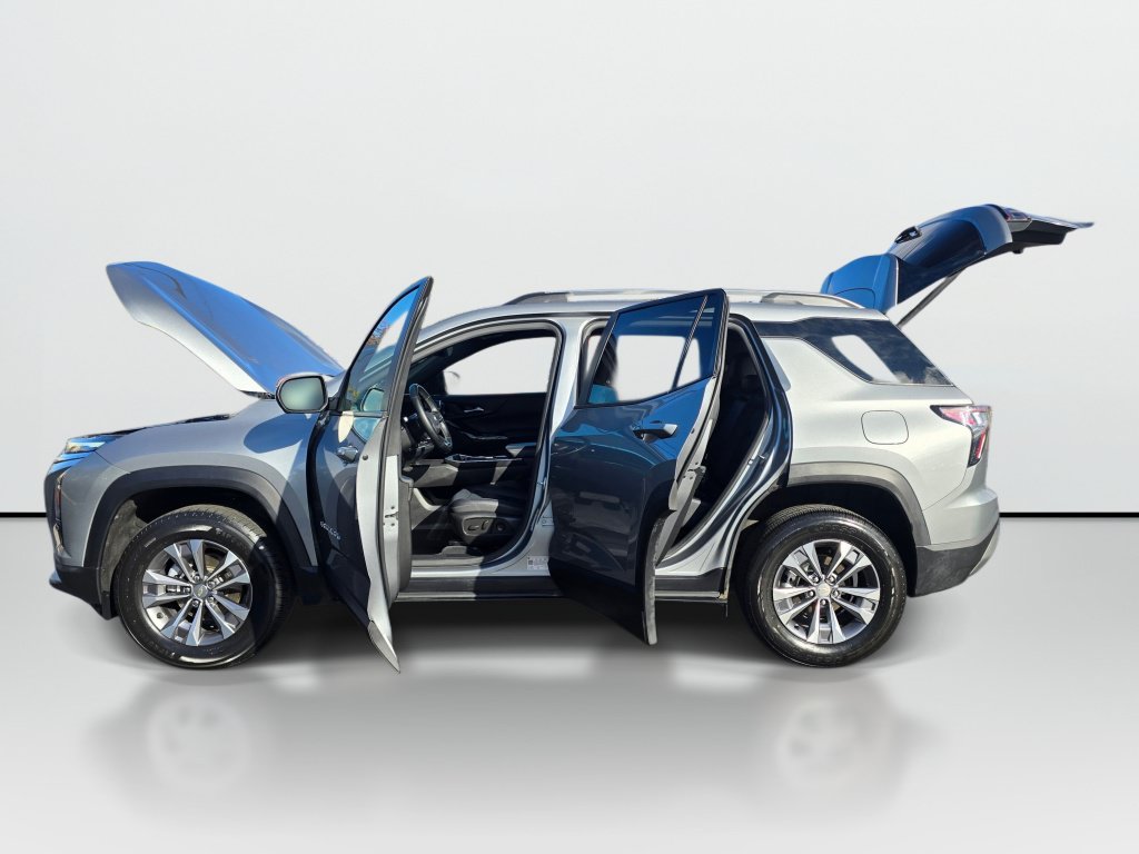 Used 2025 Chevrolet Equinox LT w/ Convenience Package II FWD image 9