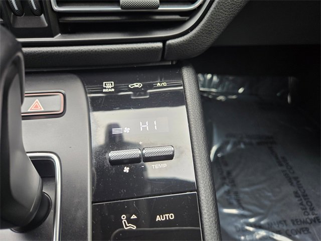 Used 2024 Porsche Macan image 26