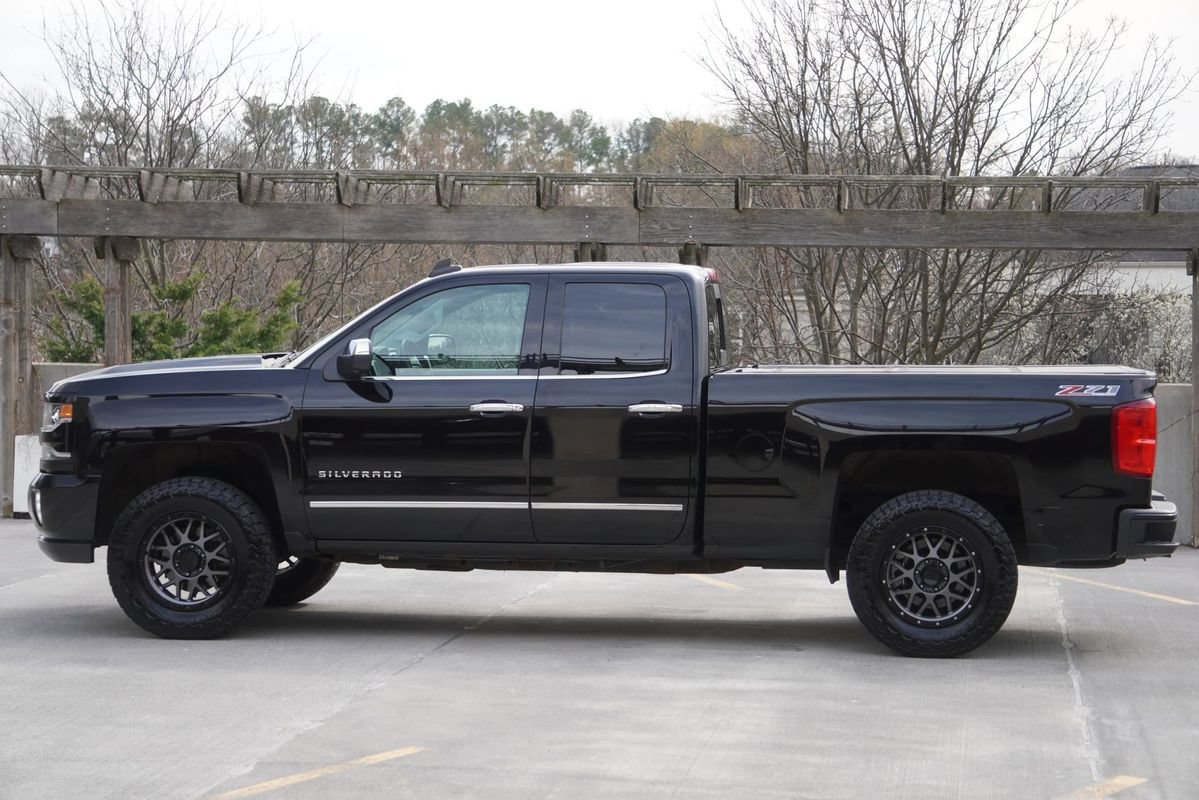 Used 2017 Chevrolet Silverado 1500 LTZ Z71 AWD/4WD image 11