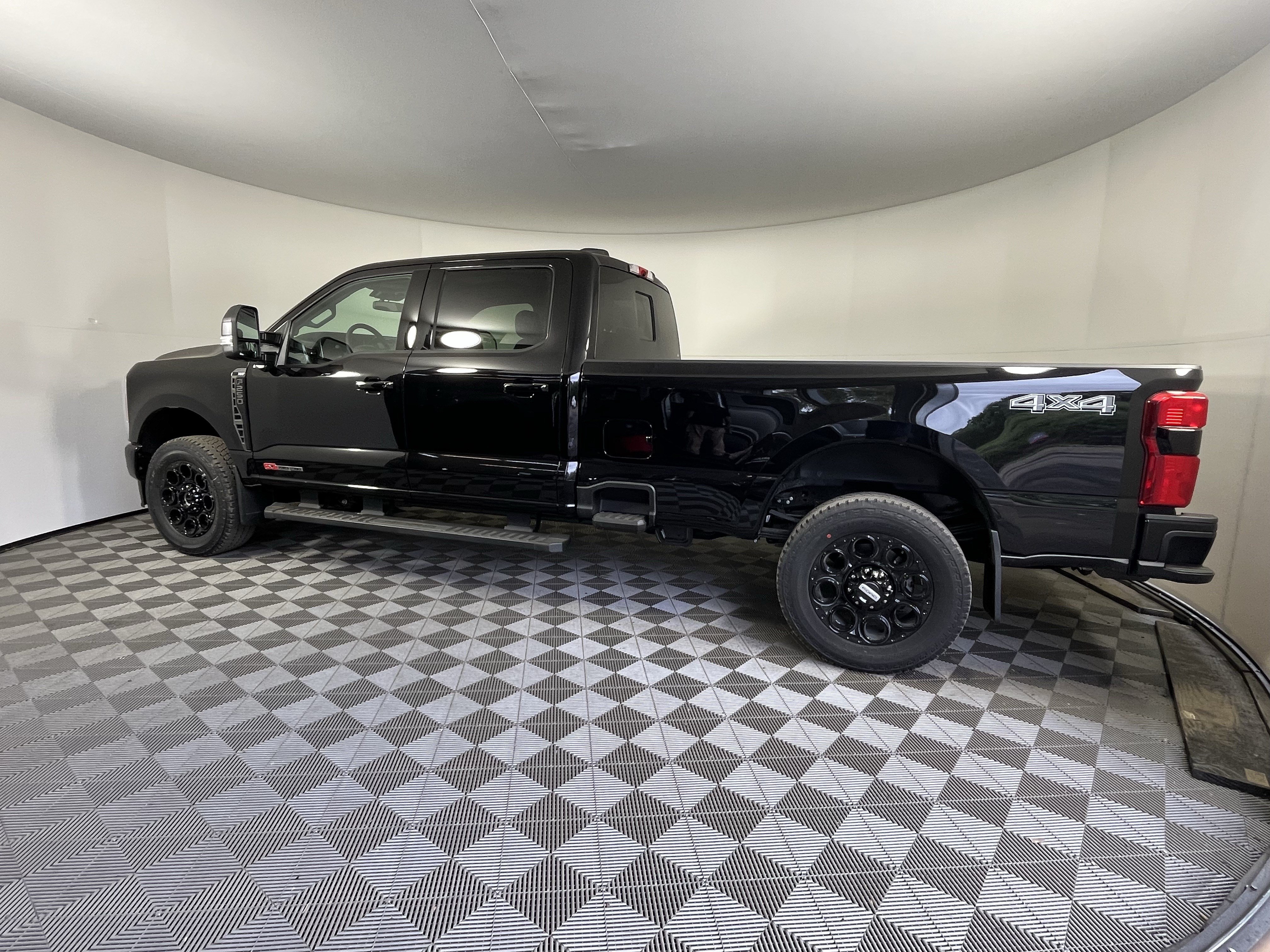New 2026 Ford F250 XLT w/ XLT Premium Package AWD/4WD image 2