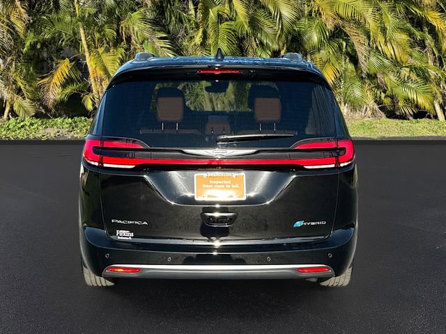 Used 2025 Chrysler Pacifica Pinnacle image 6
