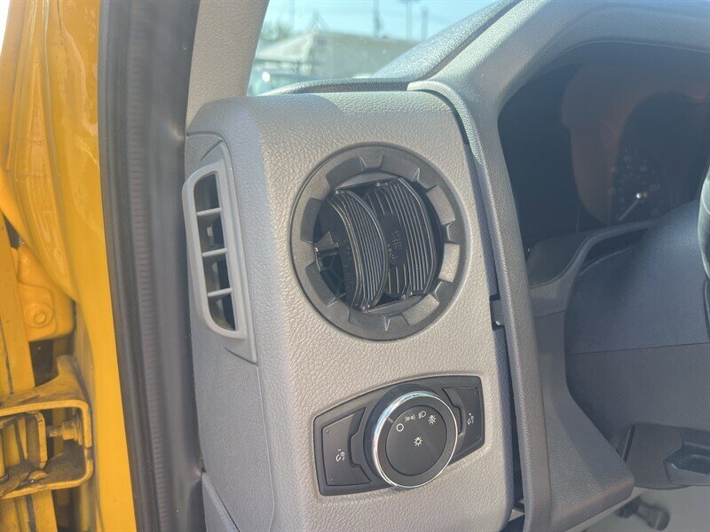 Used 2022 Ford E-350 and Econoline 350 Super Duty RWD image 17