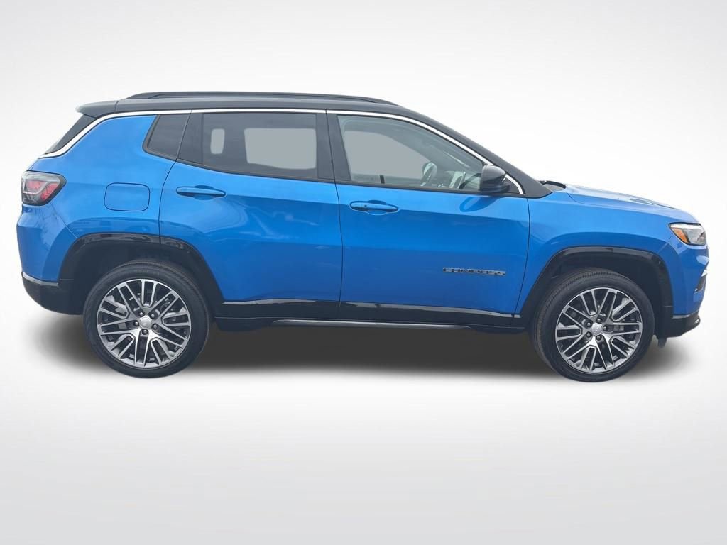 Used 2023 Jeep Compass Limited w/ Elite Group image 2