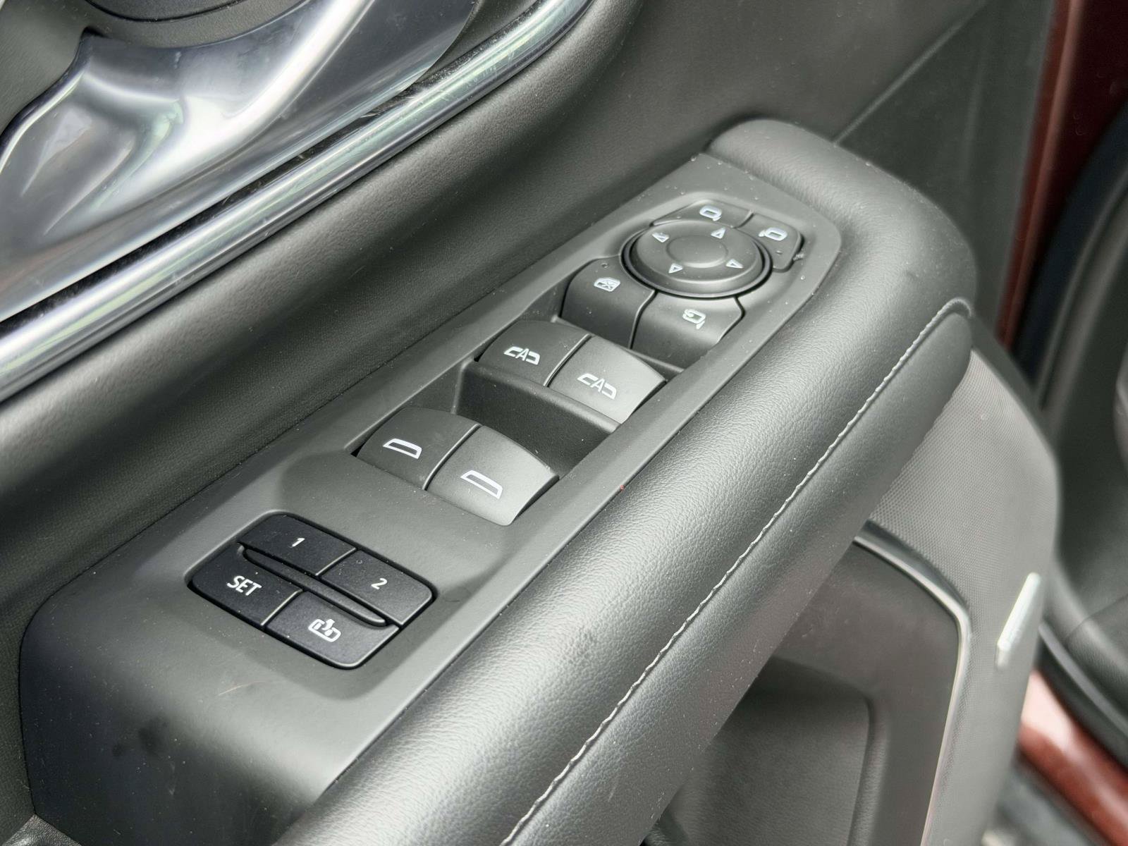 Used 2022 Chevrolet Tahoe LT w/ Luxury Package AWD/4WD image 9