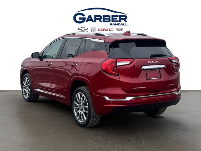 Used 2024 GMC Terrain Denali w/ Denali Premium Package image 3