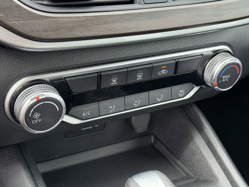 Used 2025 Nissan Altima 2.5 SV FWD image 19