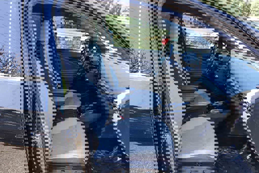 Used 2022 Volkswagen ID.4 Pro S image 18