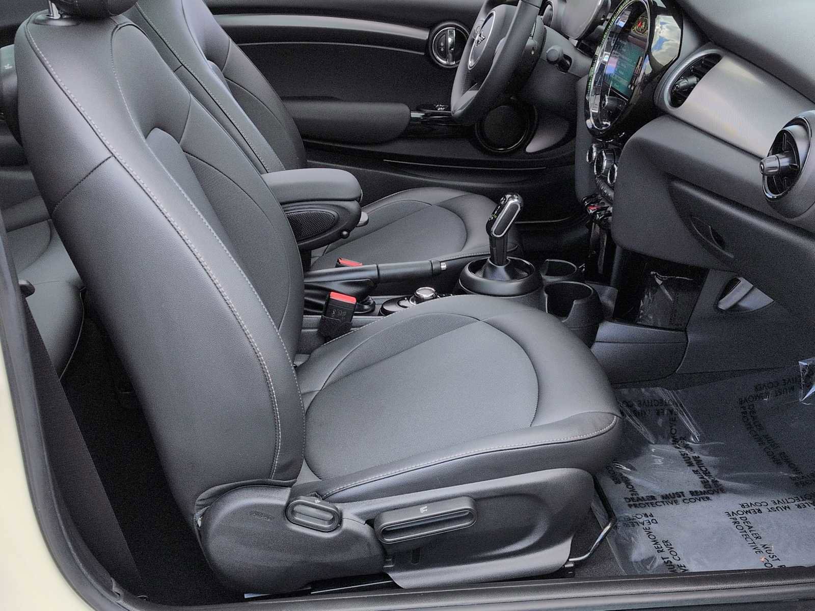 Used 2022 MINI Cooper 2-Door Hardtop FWD image 24