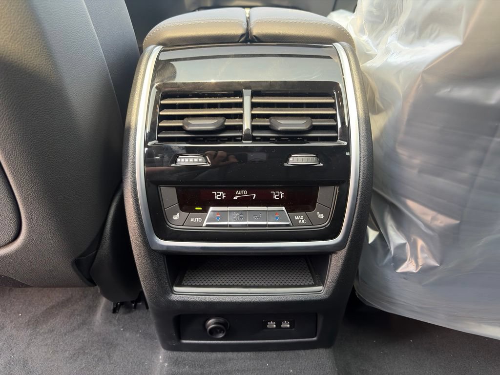 New 2027 BMW X7 xDrive40i w/ M Sport Package AWD/4WD image 21
