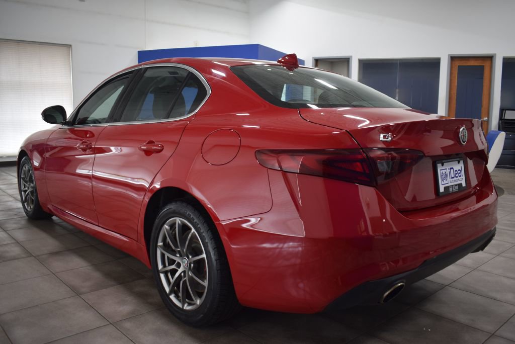 Used 2019 Alfa Romeo Giulia AWD w/ Cold Weather Package image 2