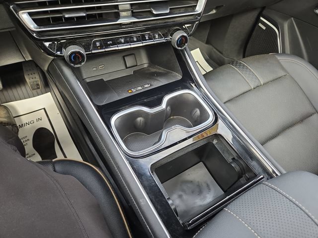 Used 2026 Chevrolet Traverse High Country w/ LPO, Floor Liner Package AWD/4WD image 25