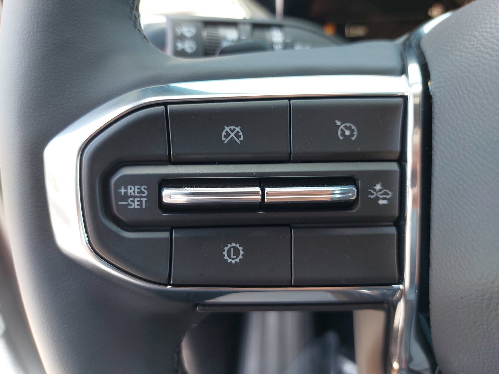 New 2025 GMC Acadia Elevation FWD image 19