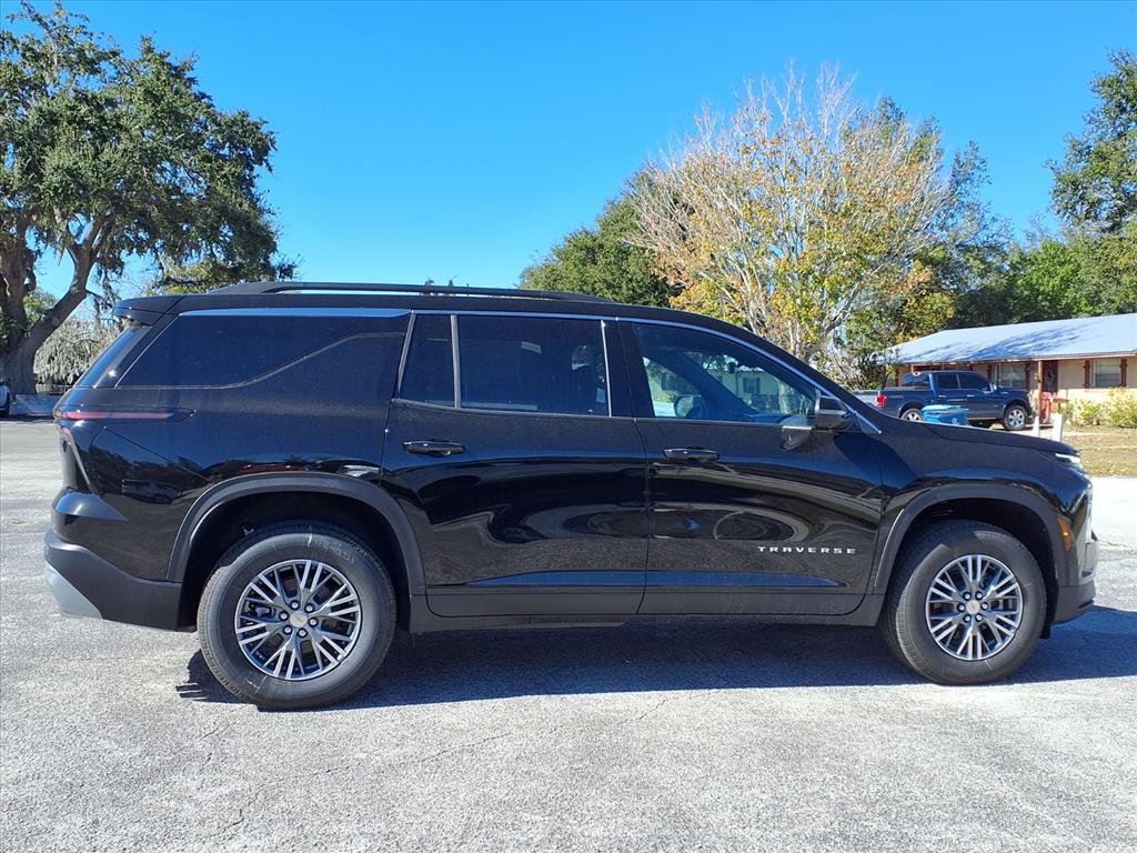 New 2026 Chevrolet Traverse LT w/ Driver Confidence Package FWD image 3