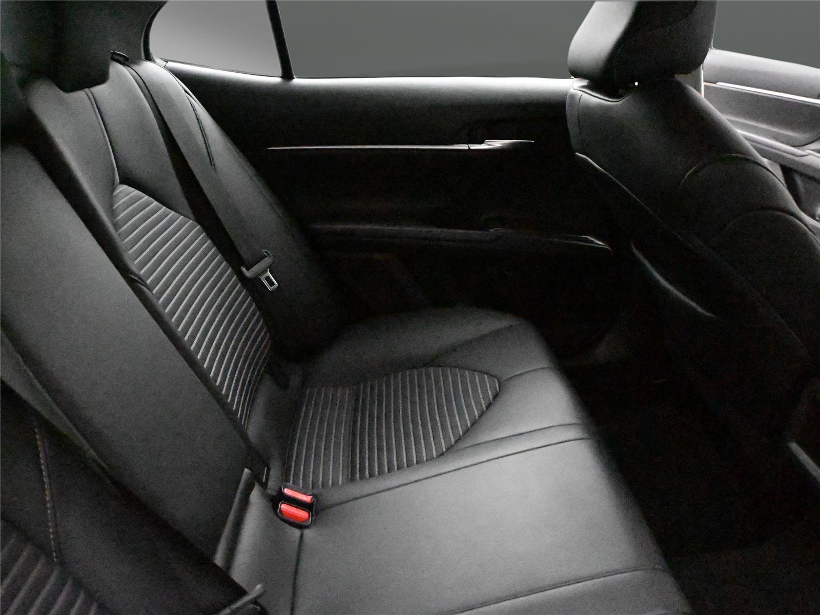 Used 2023 Toyota Camry SE image 20