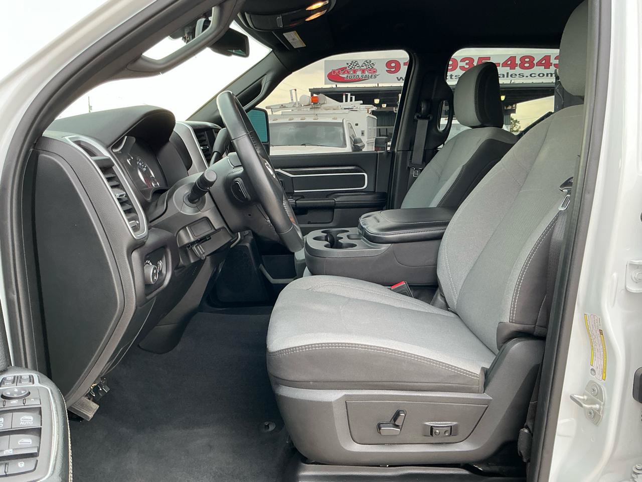Used 2024 RAM 2500 Big Horn w/ Off Road Package AWD/4WD image 19