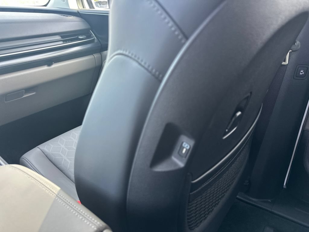 New 2026 Kia Carnival FWD image 15