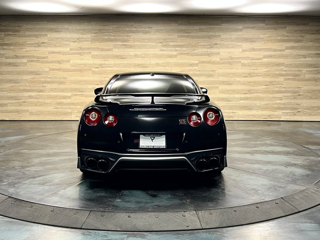 Used 2019 Nissan GT-R Premium w/ Premium Interior Package AWD/4WD image 17
