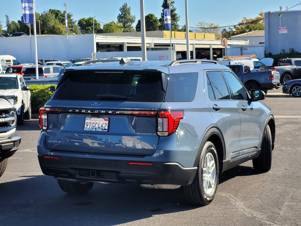 Used 2025 Ford Explorer Active image 4