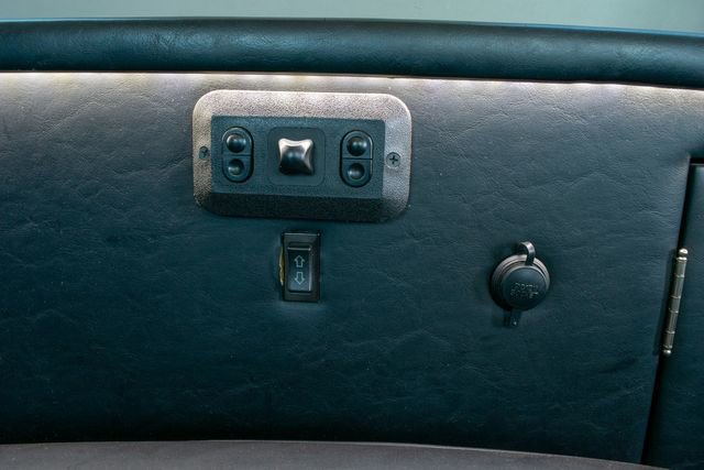 Used 2010 Mercedes-Benz Sprinter 2500 image 39