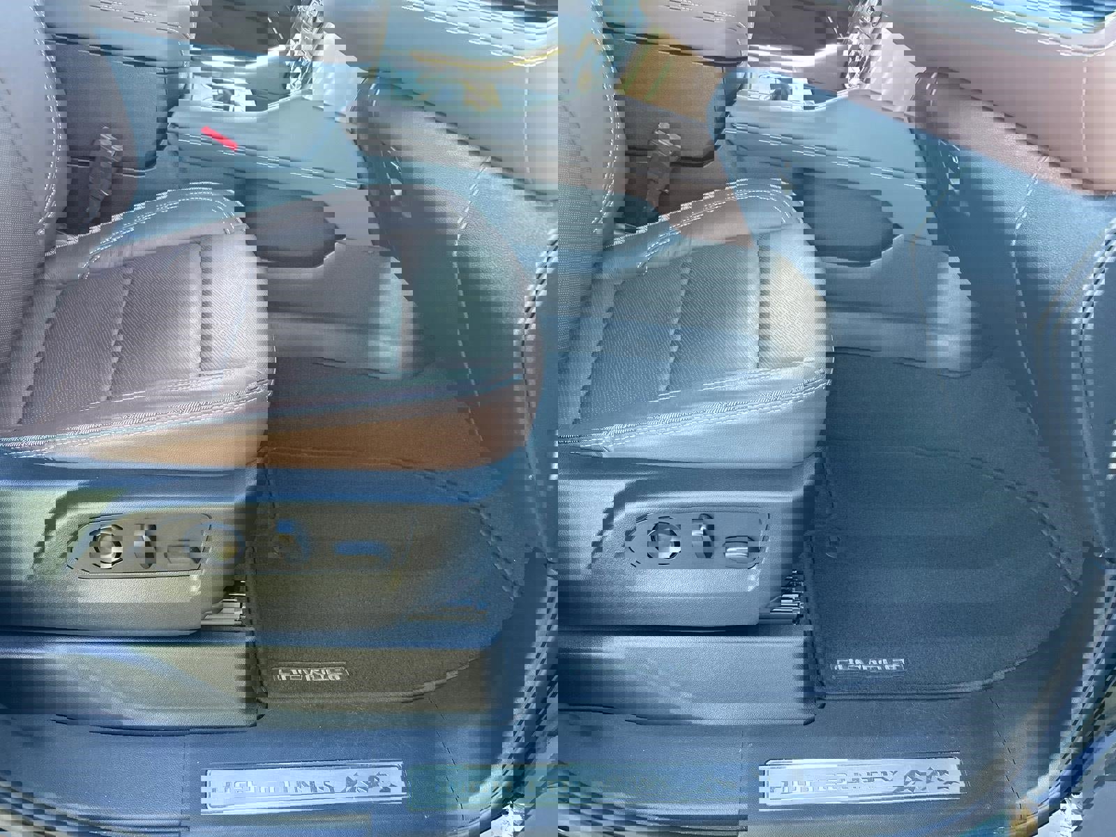 Used 2022 Chevrolet Suburban High Country w/ Max Trailering Package image 10