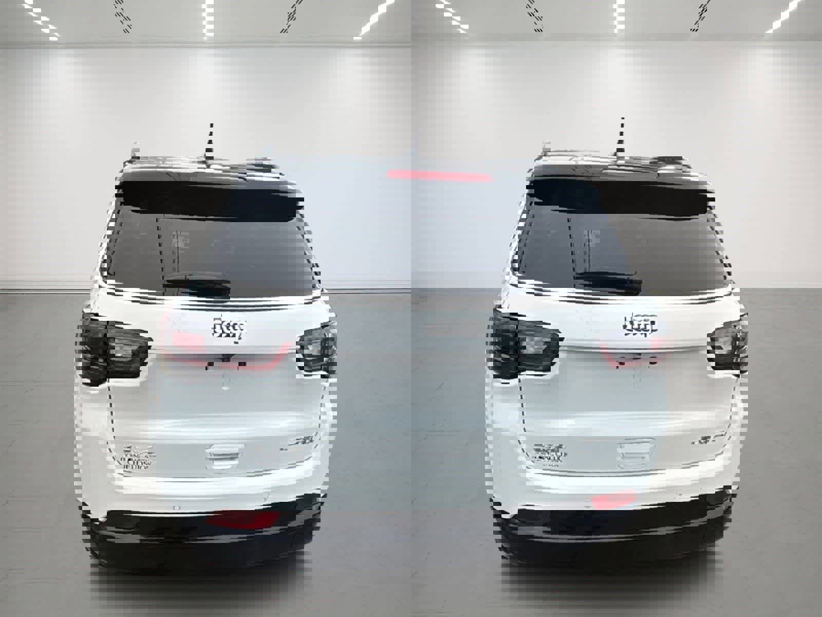 Used 2025 Jeep Compass Limited w/ Elite Group image 4