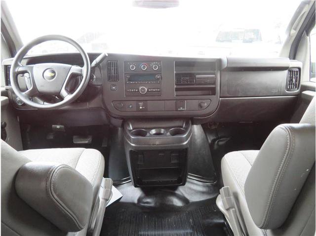 Used 2015 Chevrolet Express 3500 image 4