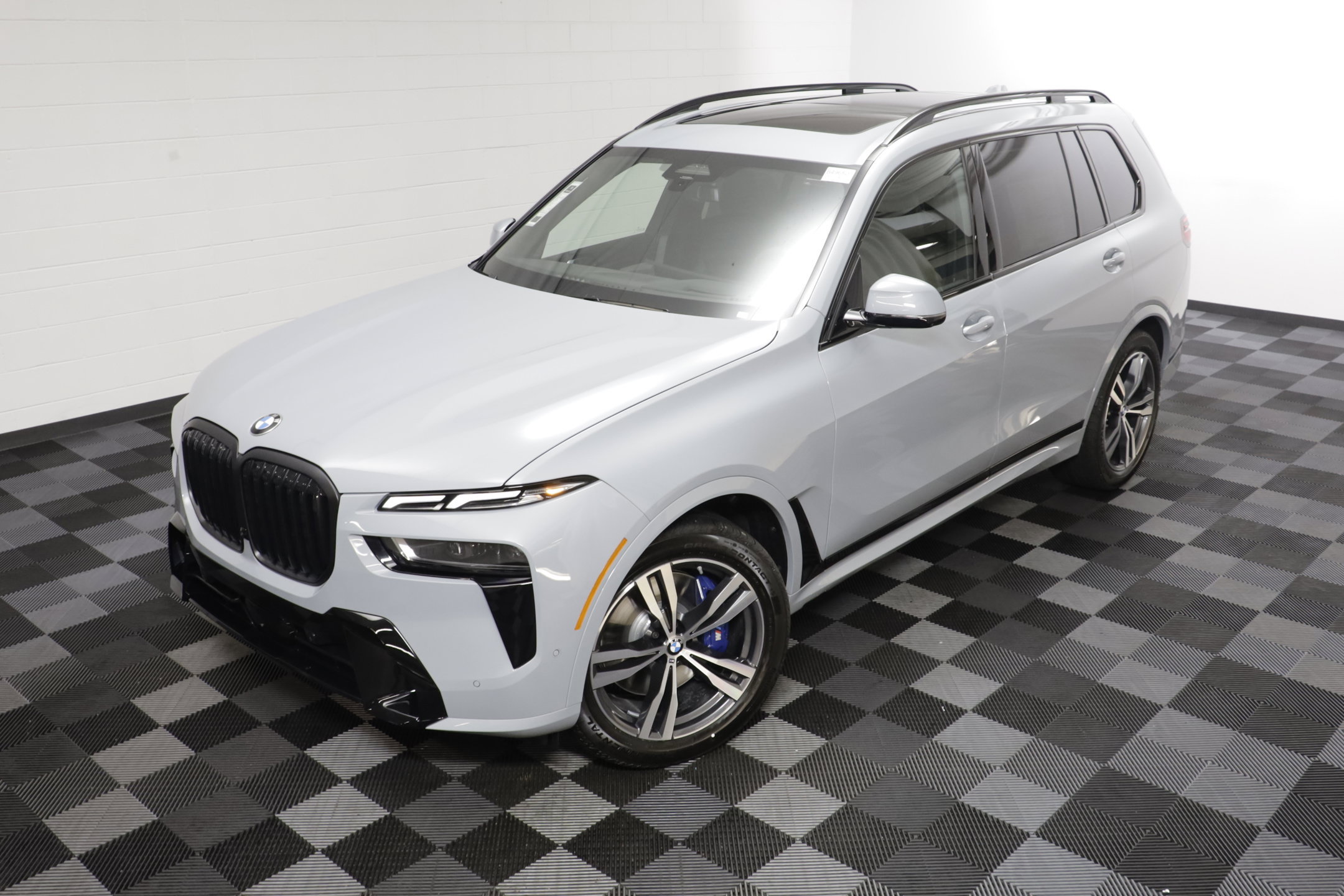 New 2027 BMW X7 xDrive40i w/ M Sport Package AWD/4WD image 2