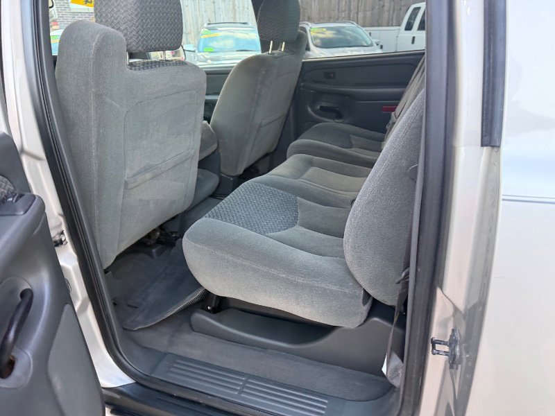 Used 2004 Chevrolet Avalanche LS image 9