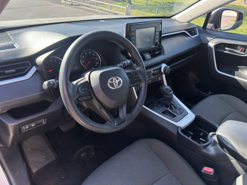 Used 2022 Toyota RAV4 XLE FWD image 17
