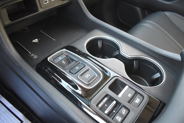 Used 2025 Honda Pilot Elite image 31