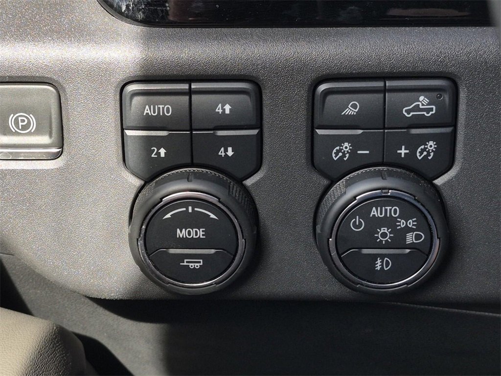 Used 2022 Chevrolet Silverado 1500 ZR2 w/ Technology Package image 30