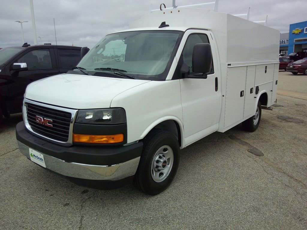 New 2025 GMC Savana 3500 w/ Power Convenience Package image 2