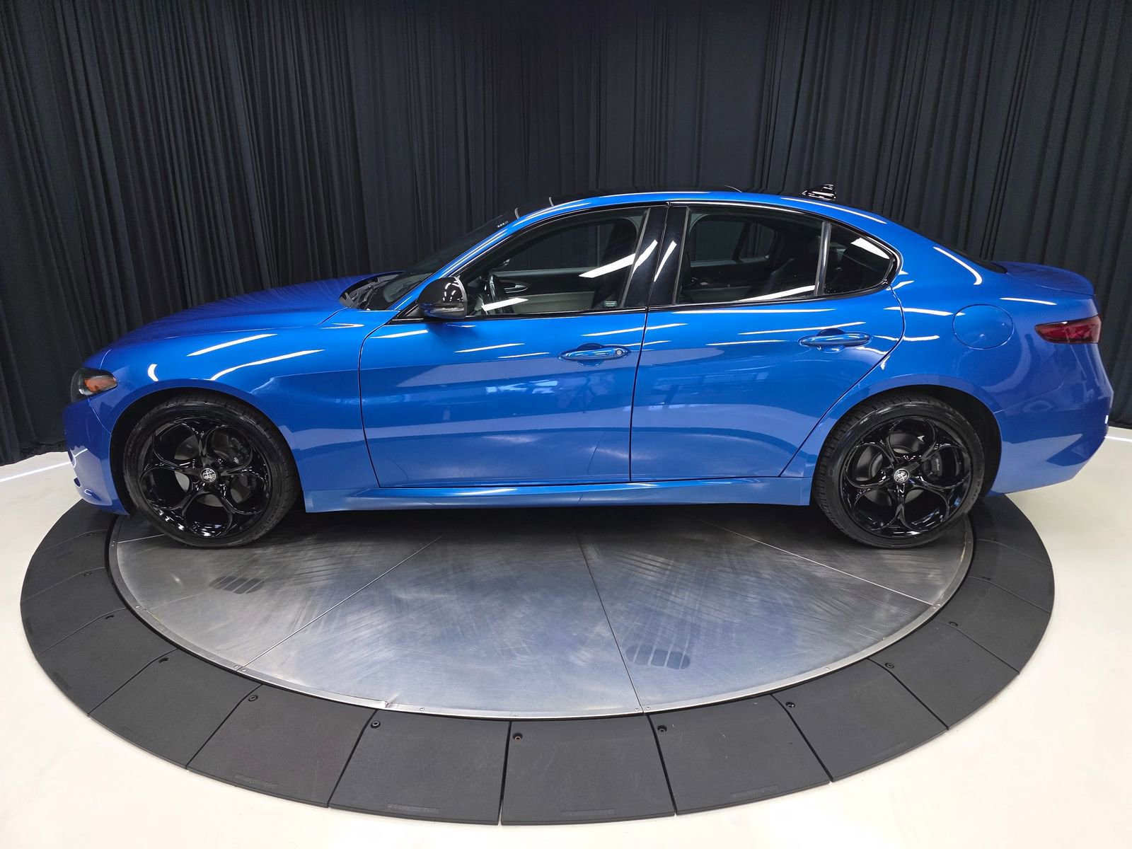 Used 2021 Alfa Romeo Giulia Ti Sport AWD/4WD image 9
