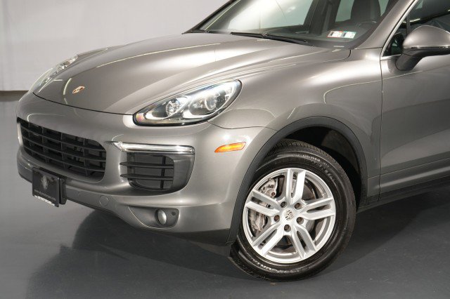 Used 2016 Porsche Cayenne image 3