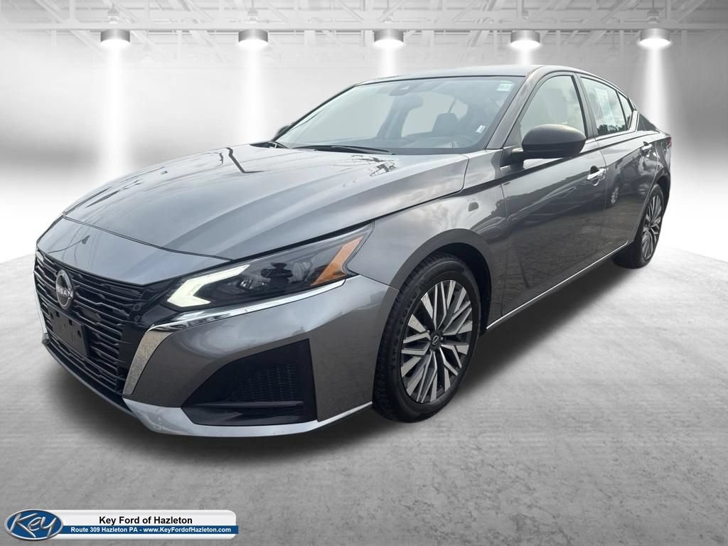 Used 2024 Nissan Altima 2.5 SV FWD image 3