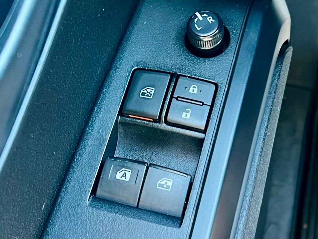 Used 2021 Toyota Tacoma SR image 18