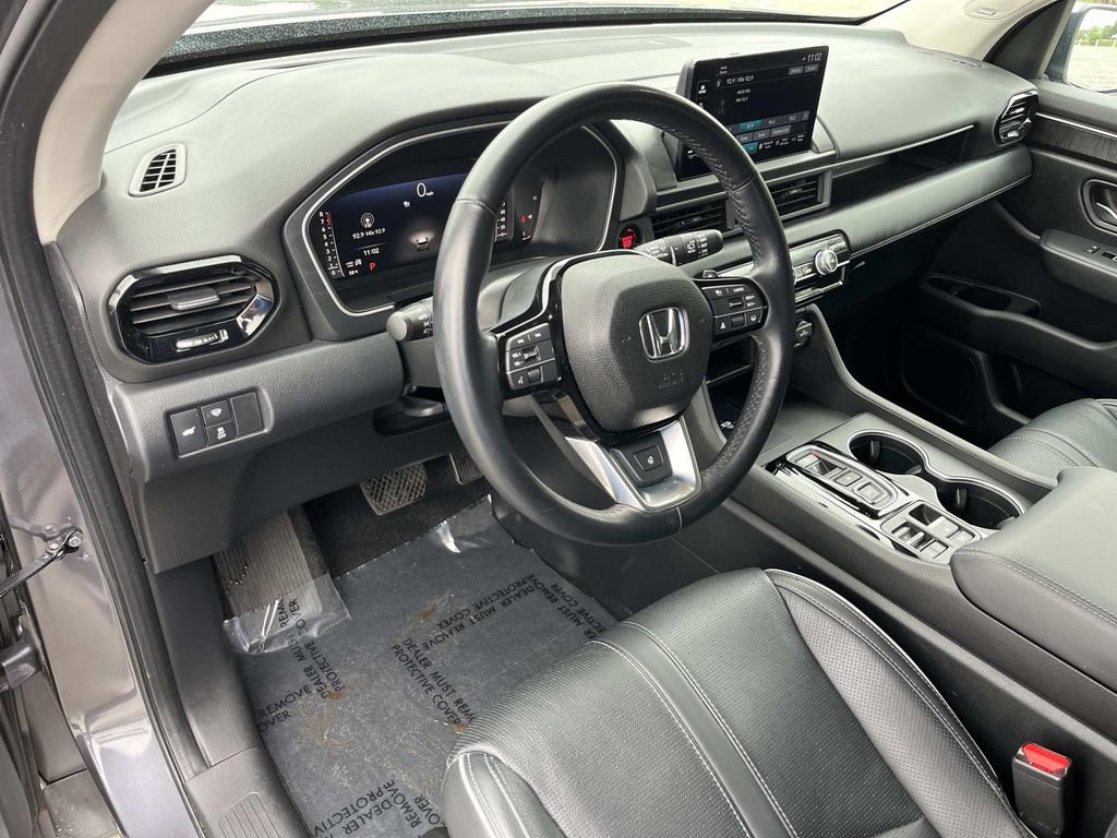 Used 2023 Honda Pilot Elite image 11