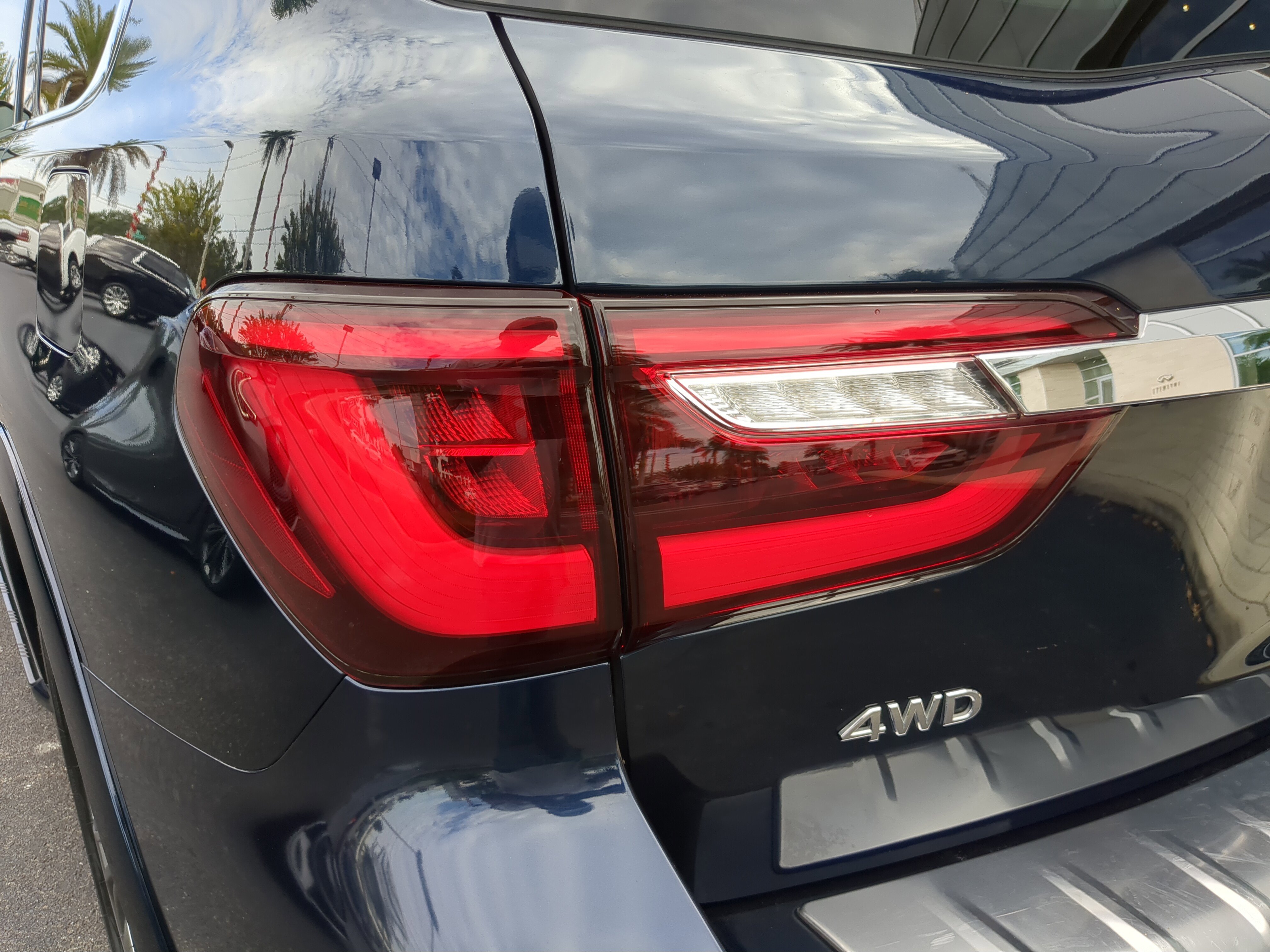 Used 2021 INFINITI QX80 Sensory w/ Cargo Package image 10