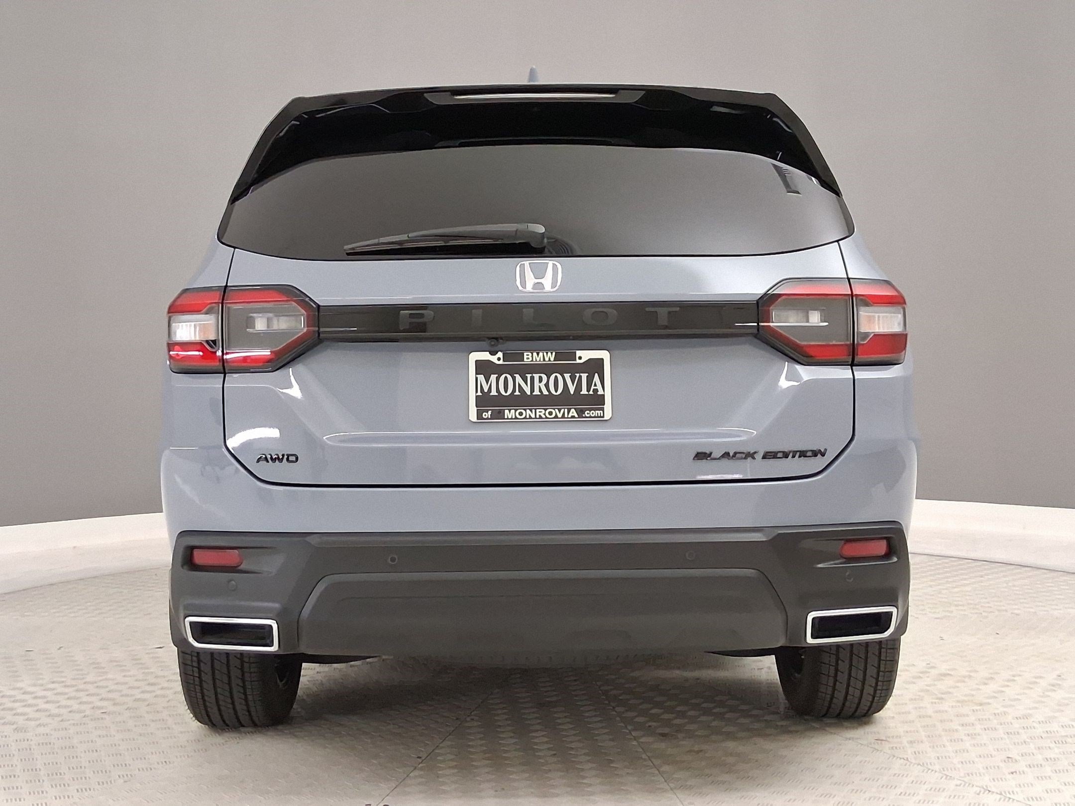 Used 2025 Honda Pilot Black Edition image 8