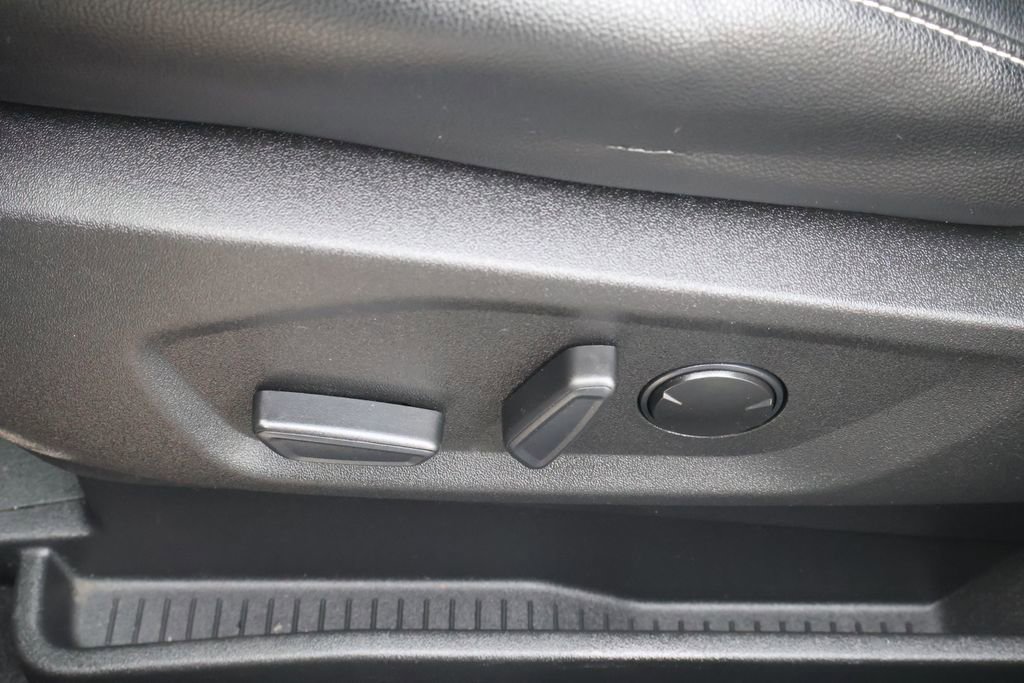 Used 2023 Ford Edge ST image 34