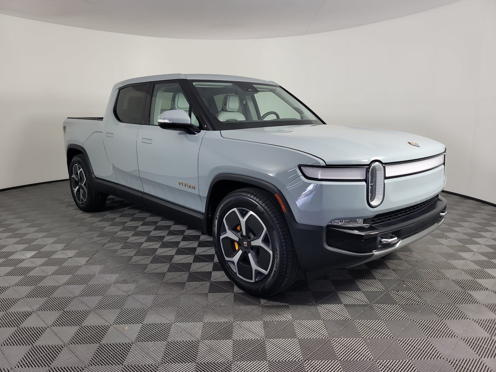 Used 2022 Rivian R1T Adventure AWD/4WD image 7