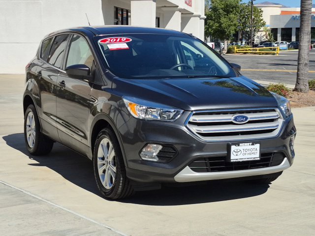 Used 2019 Ford Escape SE FWD image 3