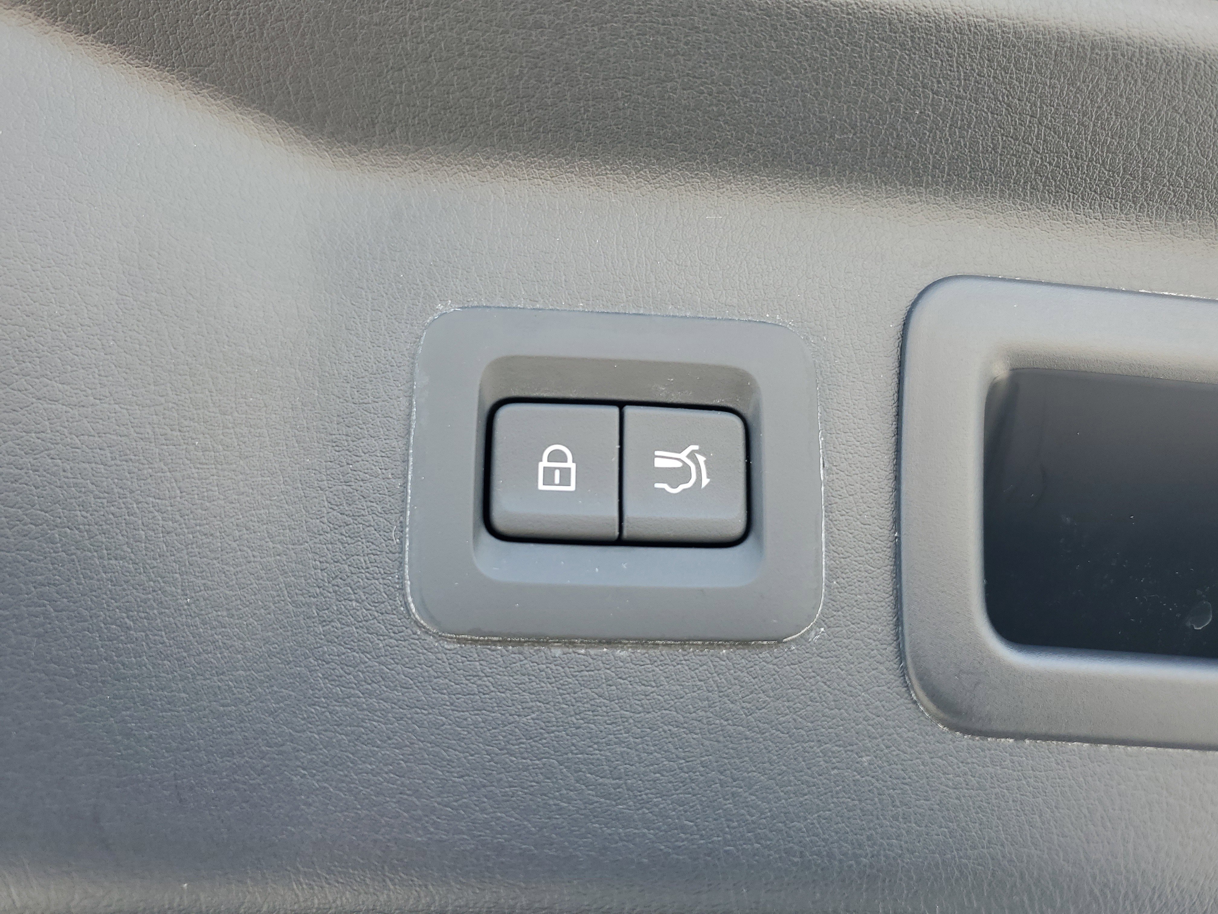 Used 2025 MAZDA CX-90 3.3 Turbo w/ Preferred Package image 18