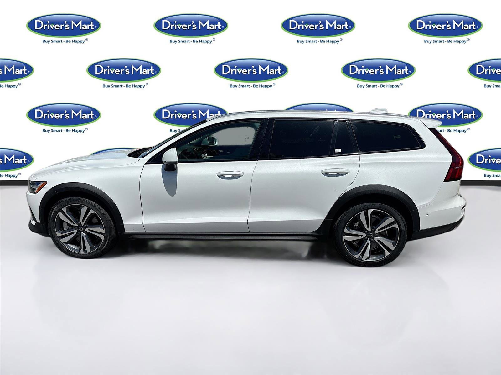 Used 2025 Volvo V60 B5 Cross Country Plus AWD/4WD image 4