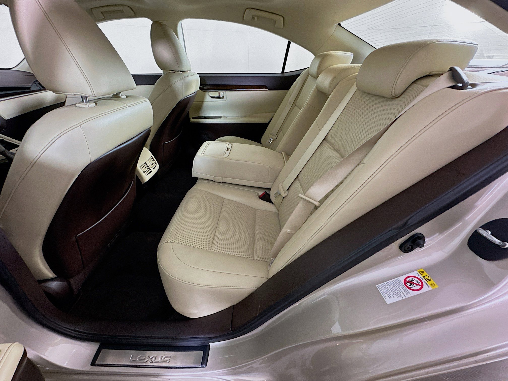 Used 2016 Lexus ES 350 w/ Navigation System Package image 30