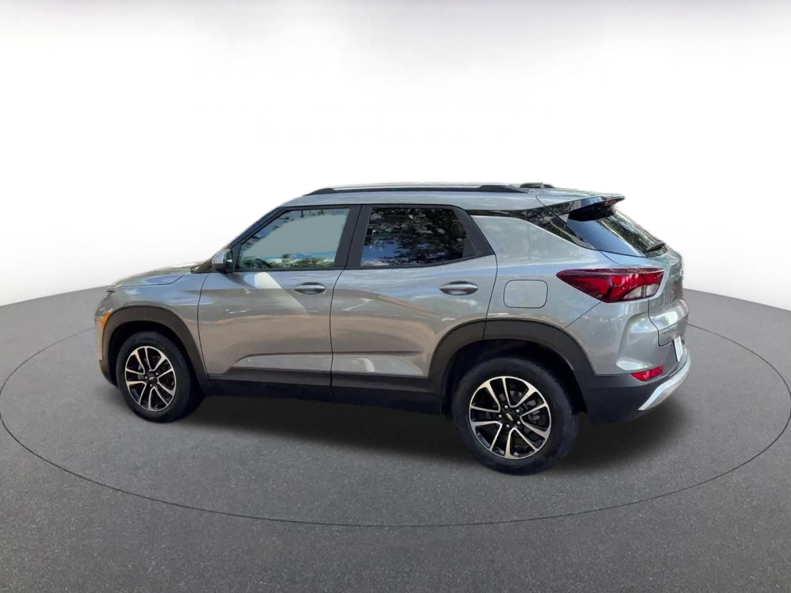 Used 2025 Chevrolet TrailBlazer LT image 10