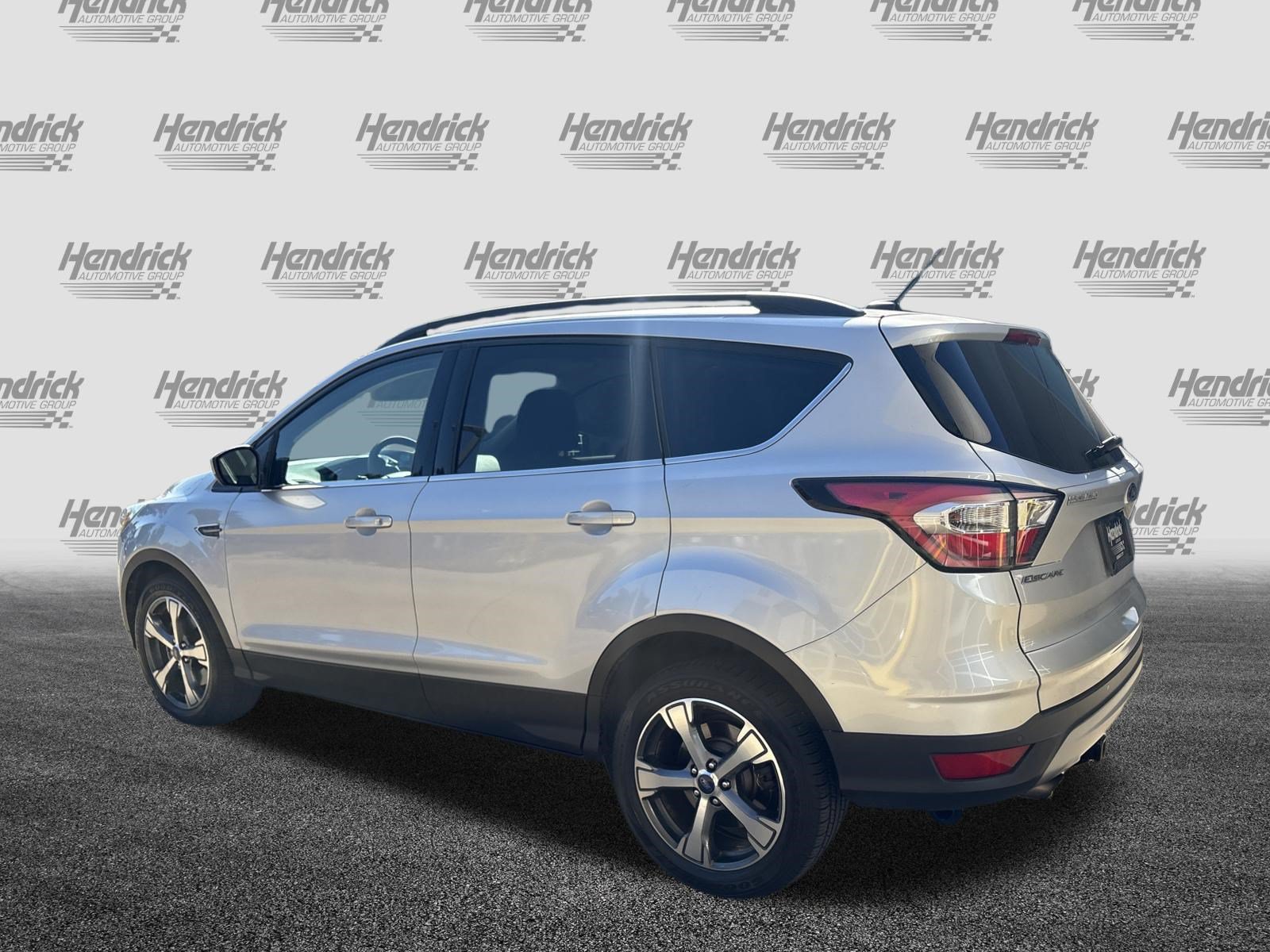 Used 2017 Ford Escape SE w/ Equipment Group 201A AWD/4WD image 8