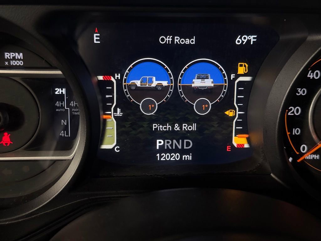 Used 2025 Jeep Gladiator Rubicon AWD/4WD image 16