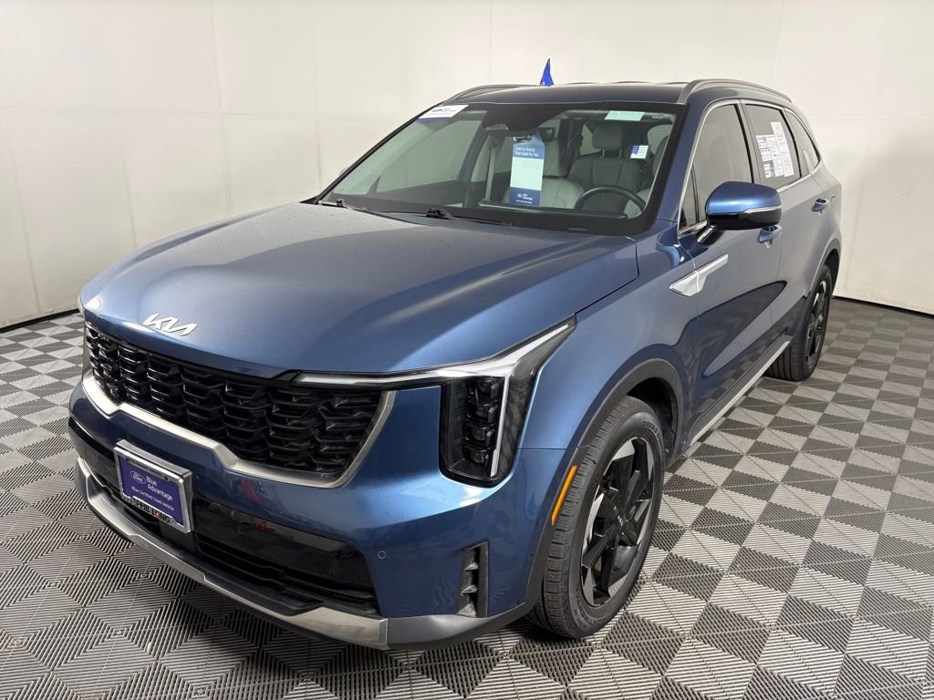 Used 2025 Kia Sorento EX image 3