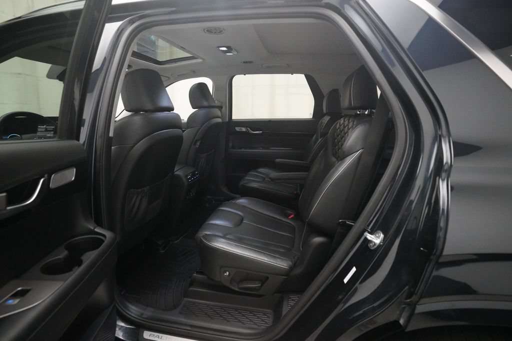 Used 2021 Hyundai Palisade Limited w/ Cargo Package FWD image 16